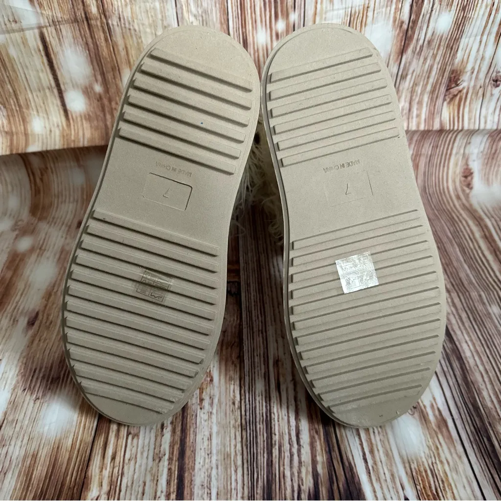 PRETTYLITTLETHING Cream Faux Suede Contrast Faux Fur Ankle Boot Size 9 - Image 10