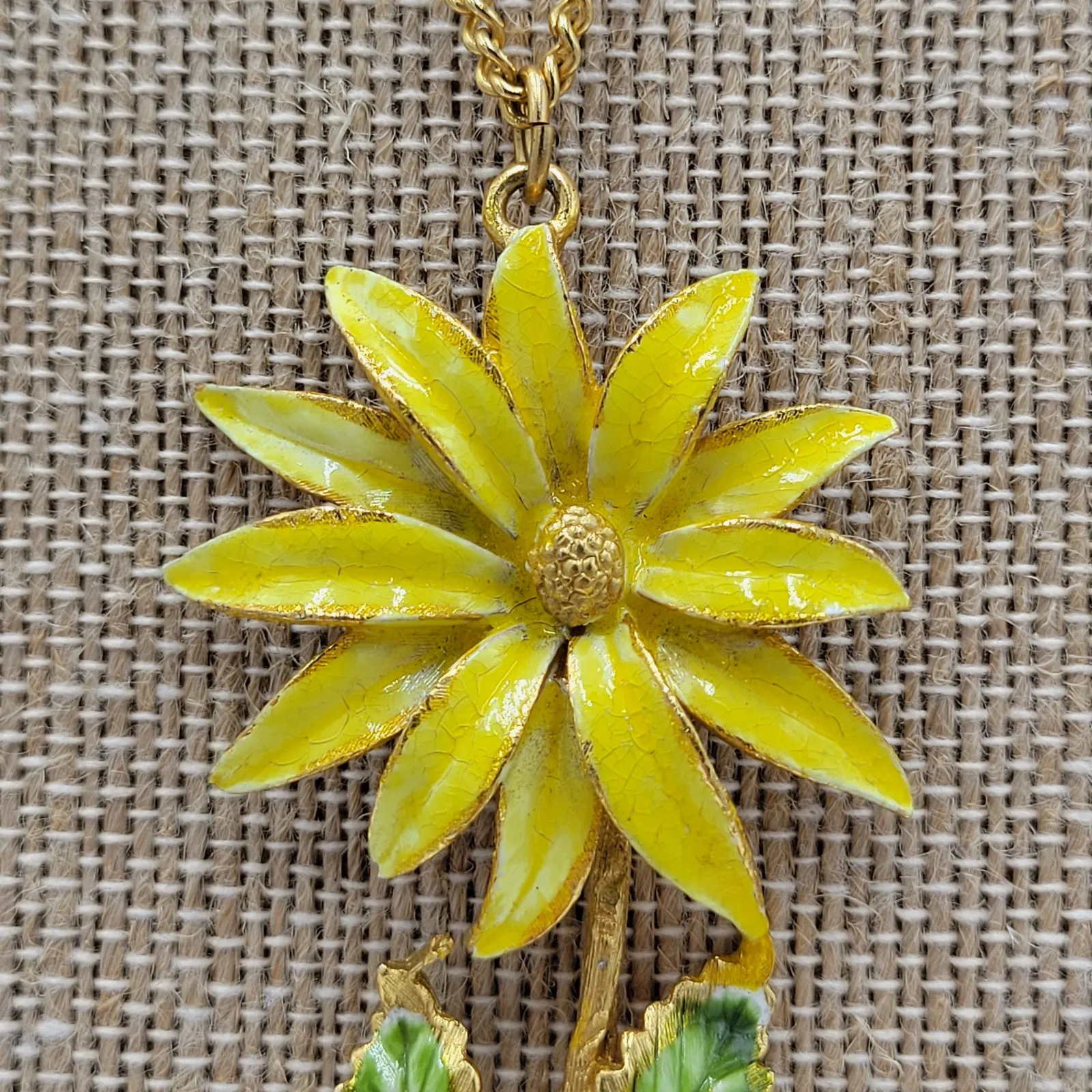 Yellow Daisy Flower Pendant Necklace Gold Tone Chain Enamel Fashion Accessories - Image 4