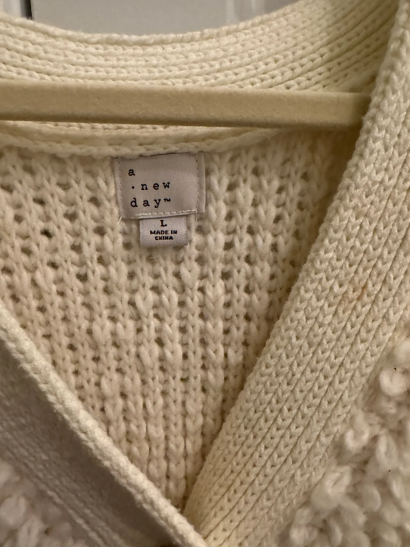 Chunky White Sweater Size L - Image 3