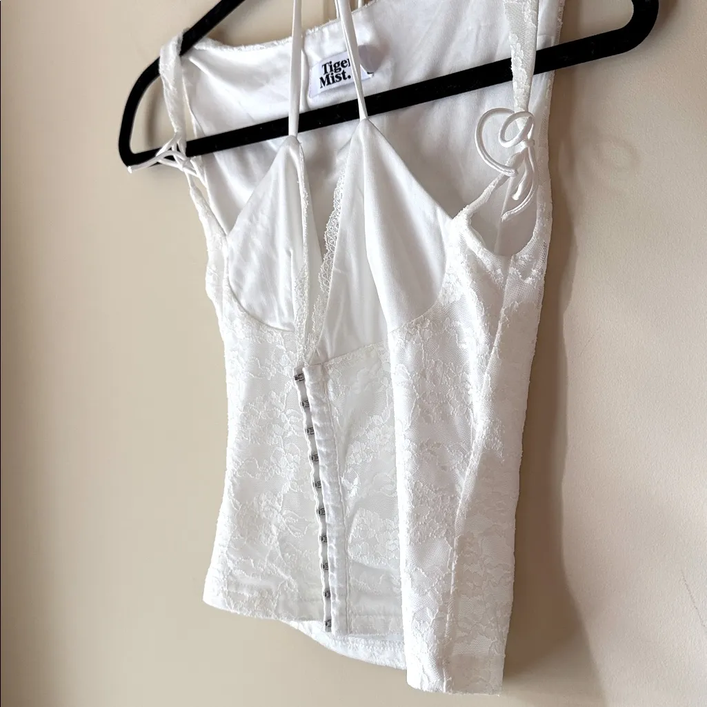 TIGER MIST Campbell White Lace Shoulder Tie Crop Top - Image 3