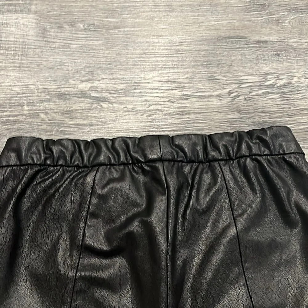 BCBG Maxazria XS stretch soft faux leather pant leggings accented w/ raised hem - Image 9