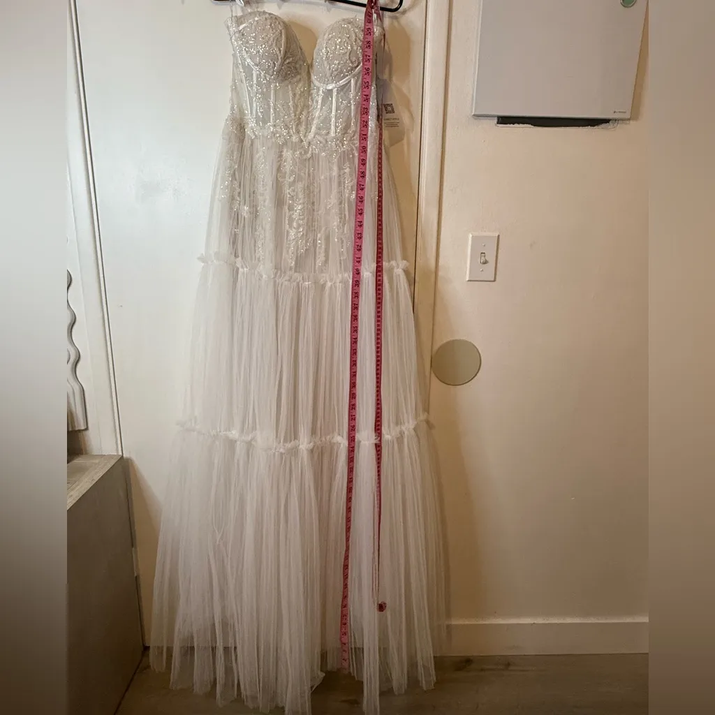 Andrea & Leo Strapless Lace wedding dress in white and nude Size 10 - Image 5