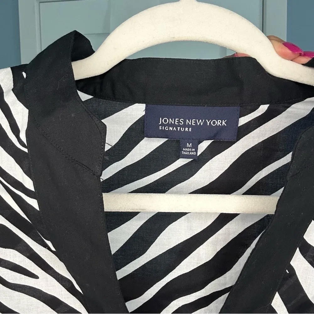 237. Jones New York Black & White Zebra Long Sleeve Cotton Tunic Size Sm… - Image 2