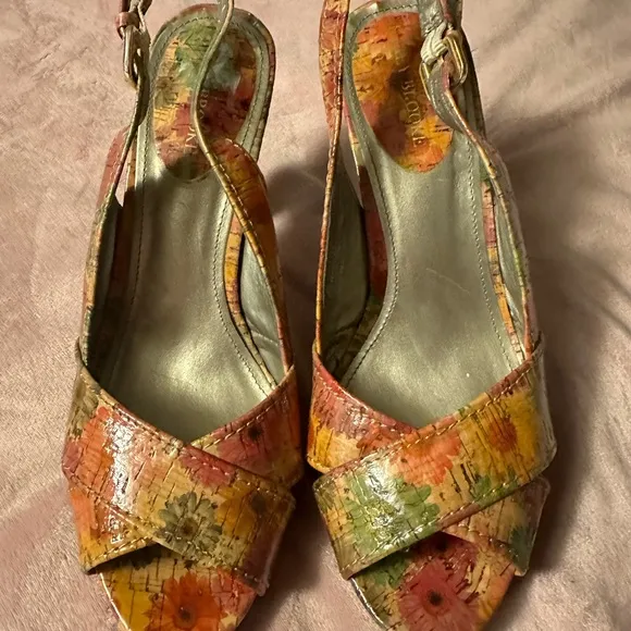 Gorgeous never worn (out of house) sling back heels. - Image 2