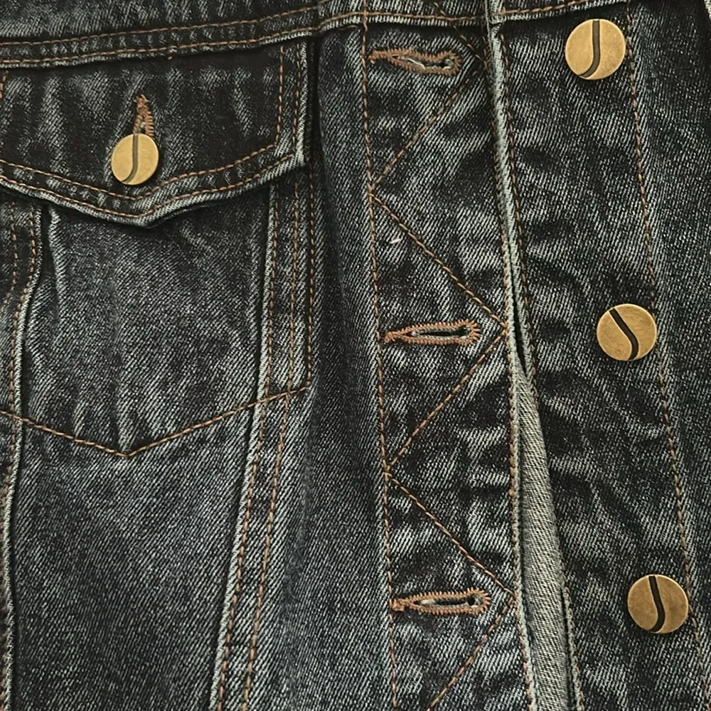 Jones New York Madison Trucker jean jacket Size M - Image 7