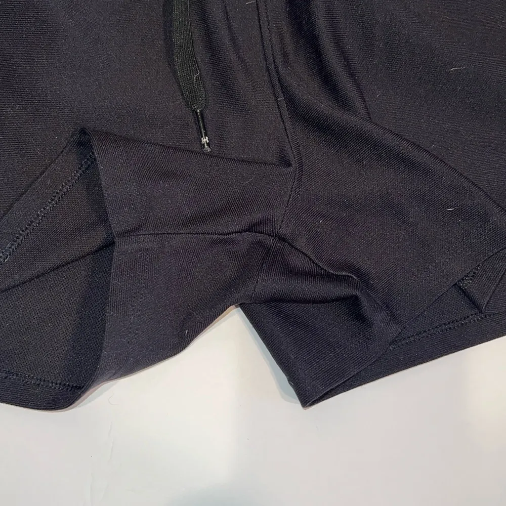 Under Armour Shorts Womens Medium Black Loose Fit Heat Gear Athletic Activewear - Image 5