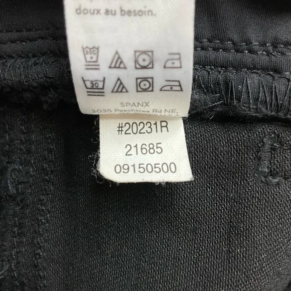 Spanx  Cropped Flare‎ Jeans Small Black Wash - Image 8