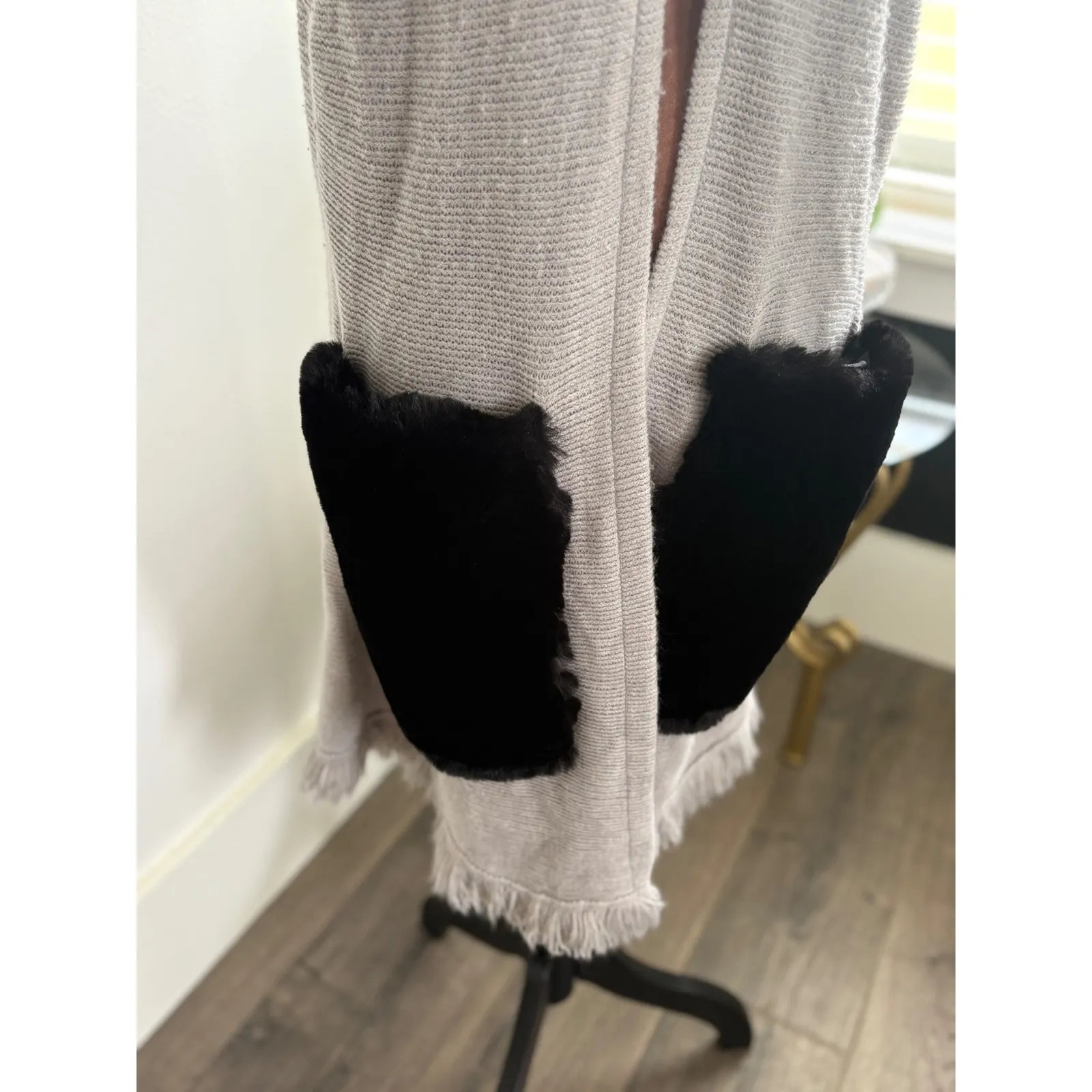 Sleeveless‎ Cardigan Duster Vest with Faux Fur Pockets - Image 2