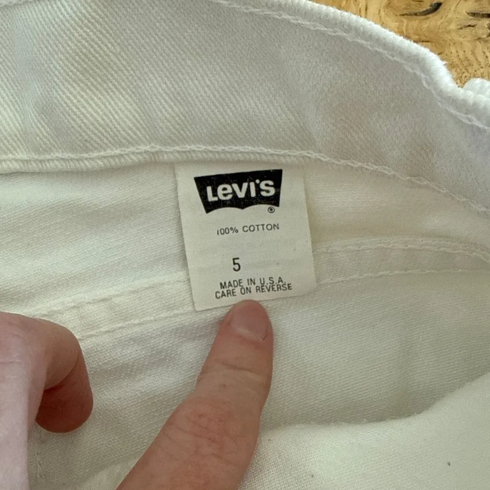 Levi's 505 Shorts Cotton Twill  Size 5 White - Image 2