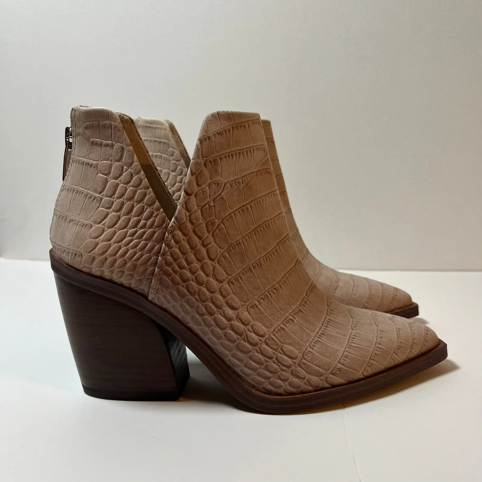 Vince‎ Camuto Gigietta Beige Cream Croc Snake Leather Heeled Ankle Booties 6.5 - Image 9
