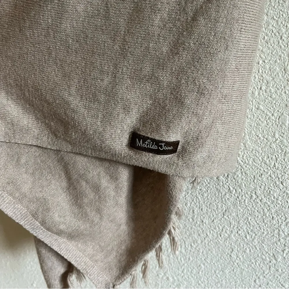 Matilda Jane Beige Come On Over Cardigan Size M Wrap Sweater Fringe Poncho - Image 9