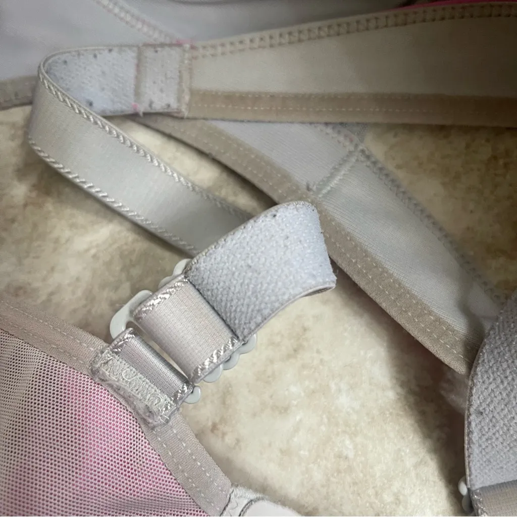 Lululemon Athletica Pink/Gray Sports Bra 34C‎ Well Loved has peeling has wear - Image 3