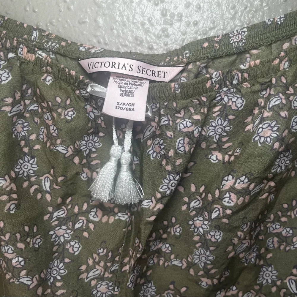 Victoria secret green floral draw string pajama shorts - Image 3