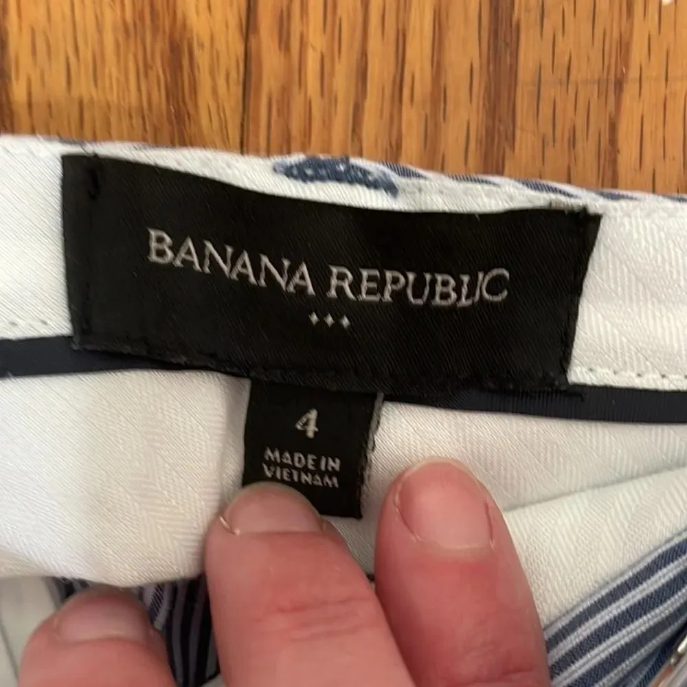 NWOT Banana‎ Republic Factory Tailored Stripe Shorts Blue Stripes size 4 - Image 3