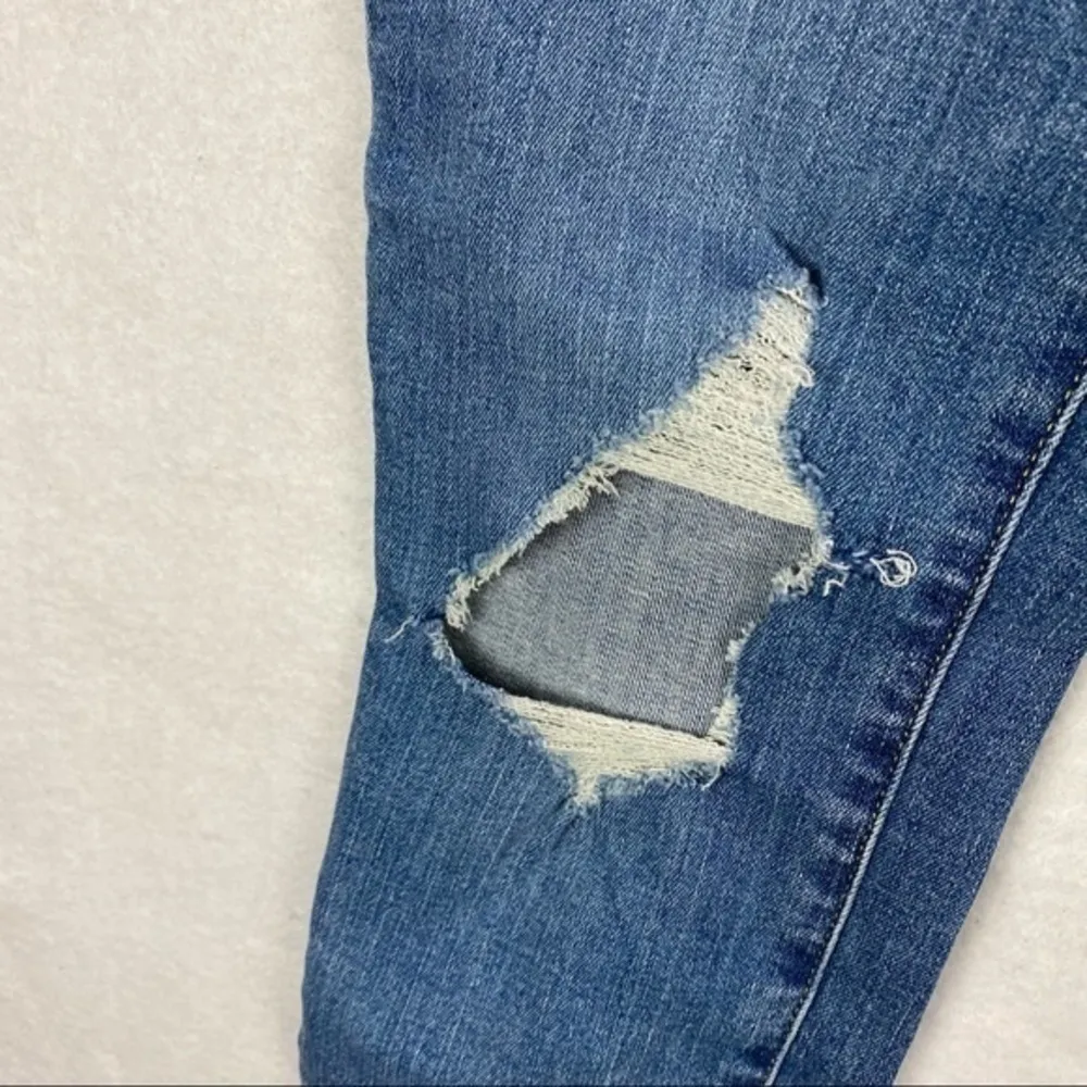 Universal Thread Medium Wash Destroyed Denim‎ High Rise Cuffed Skinny Jean - Image 8