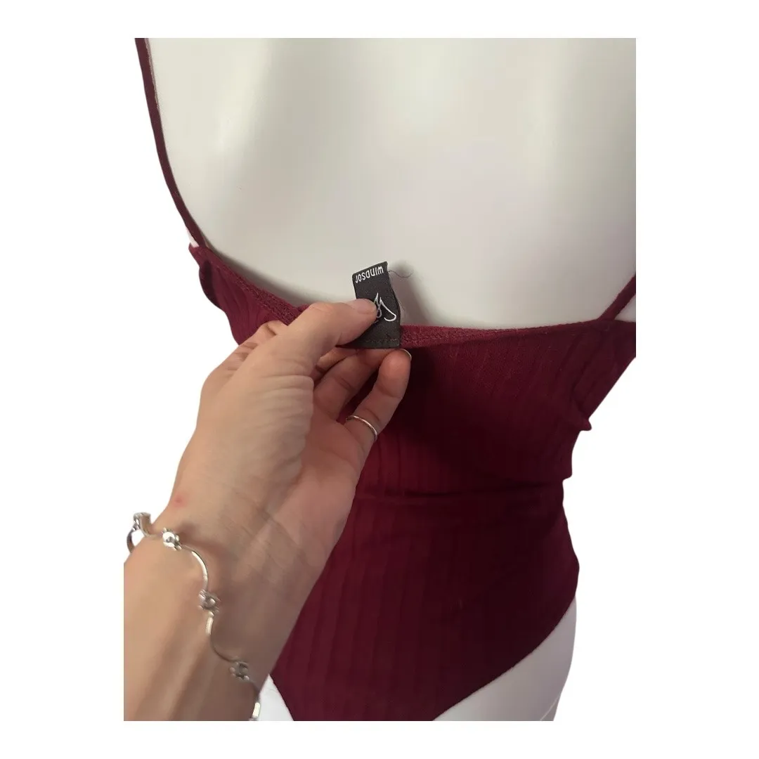 Windsor women’s size medium, dark red maroon bodysuit plunging lace neckline - Image 5