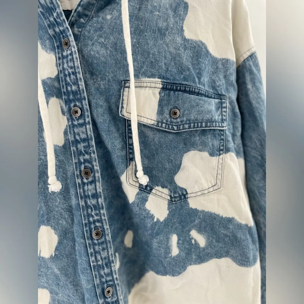 American Eagle  Bleached Denim Cropped Hooded Jean Jacket Shacket - Image 9