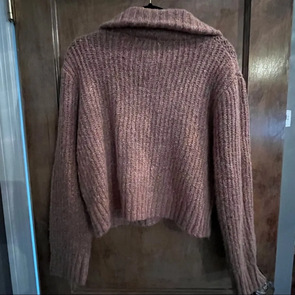 Sincerely Jules  Sweater Pullover With Zipper Neck Closure. Size medium- - Image 8