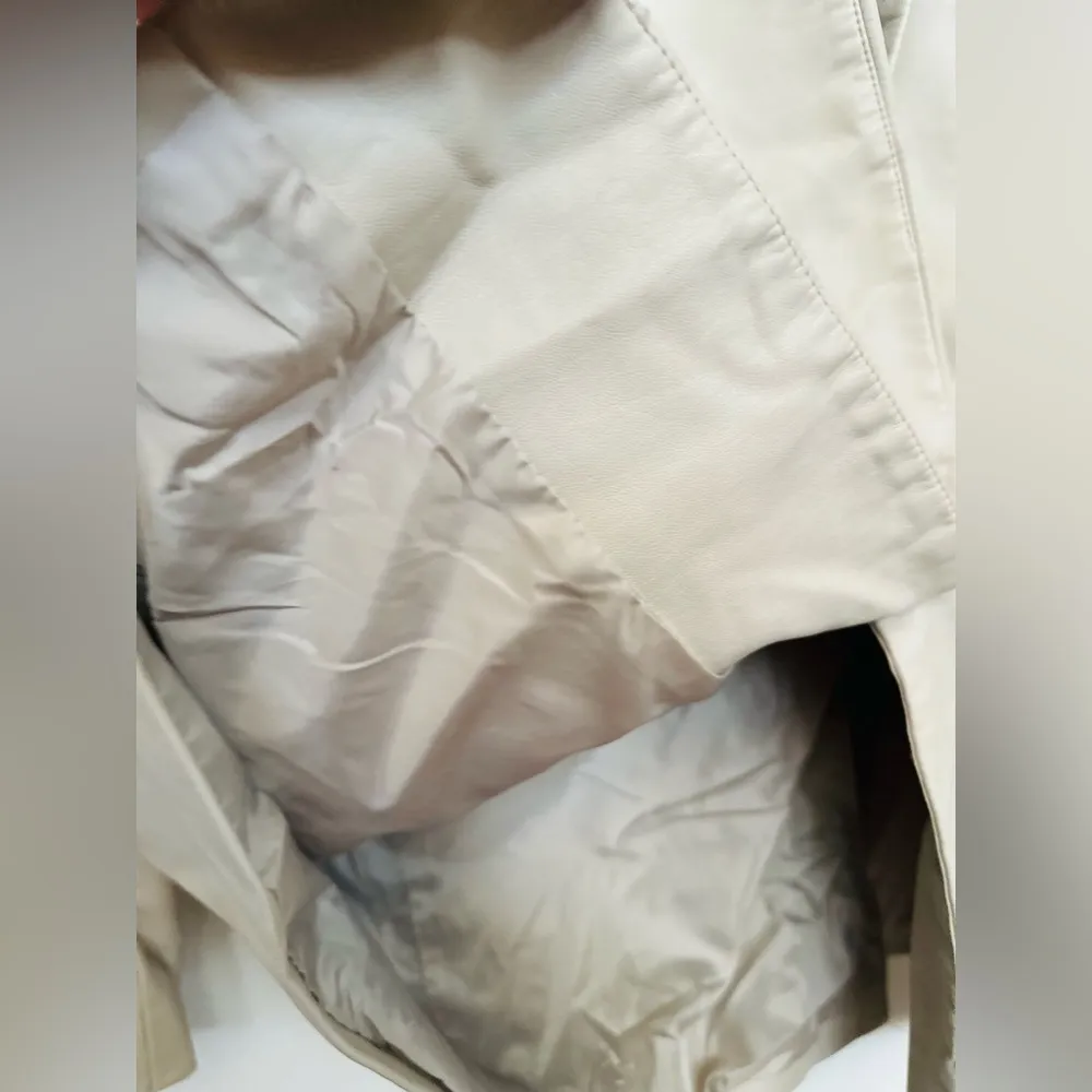 STEVE MADDEN Audrey Vegan Faux Leather Blazer Jacket in Bone Size Medium - Image 4