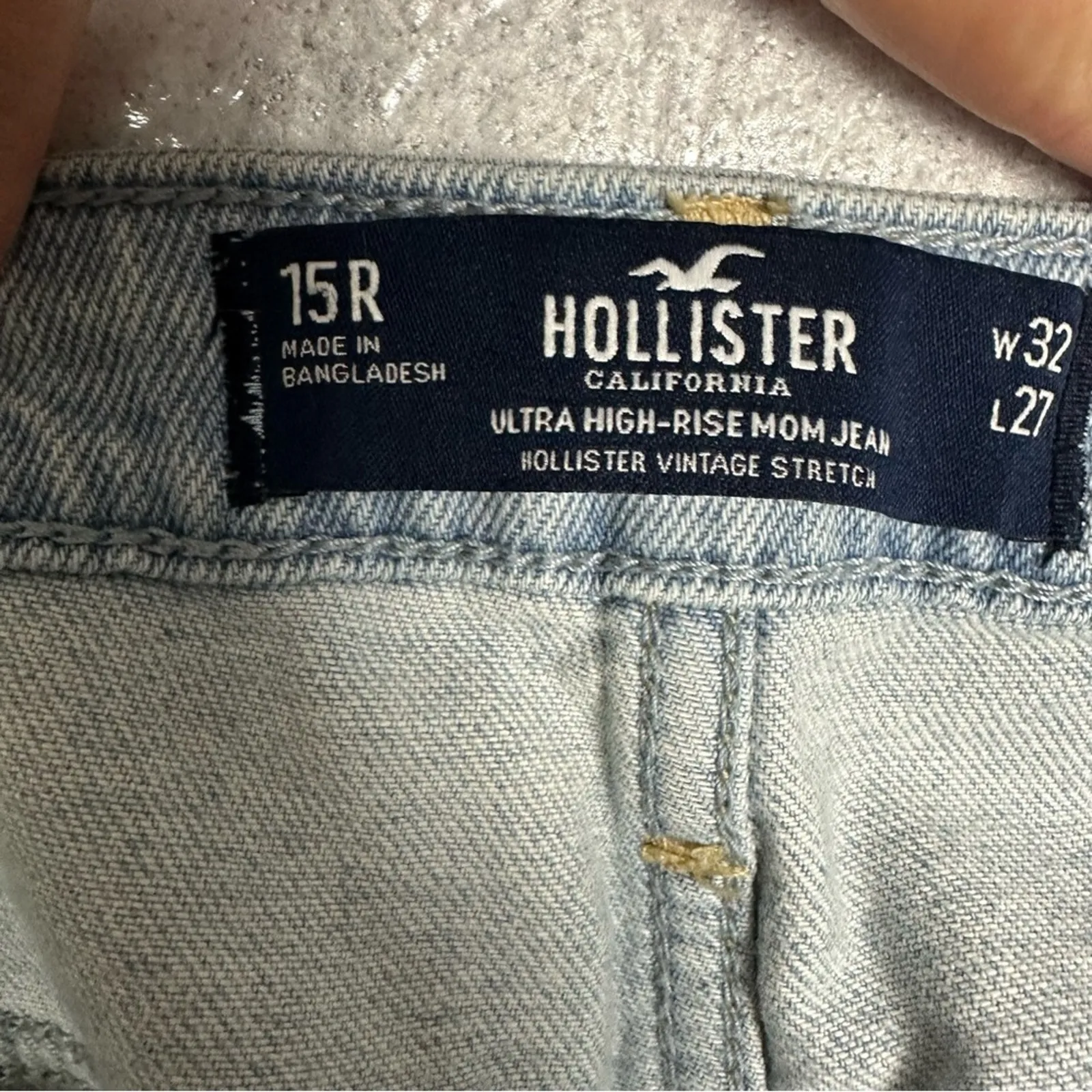 Hollister Ultra High Rise Mom Jeans Vintage Stretch Raw Hem Light Wash Size 15R - Image 6