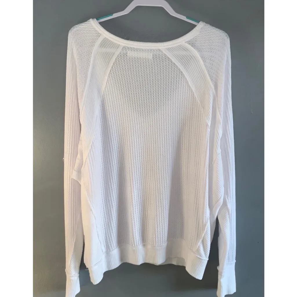 Free People Women's Santa Clara V-Neck Pullover Thermal Top Off-White Medium - Image 3