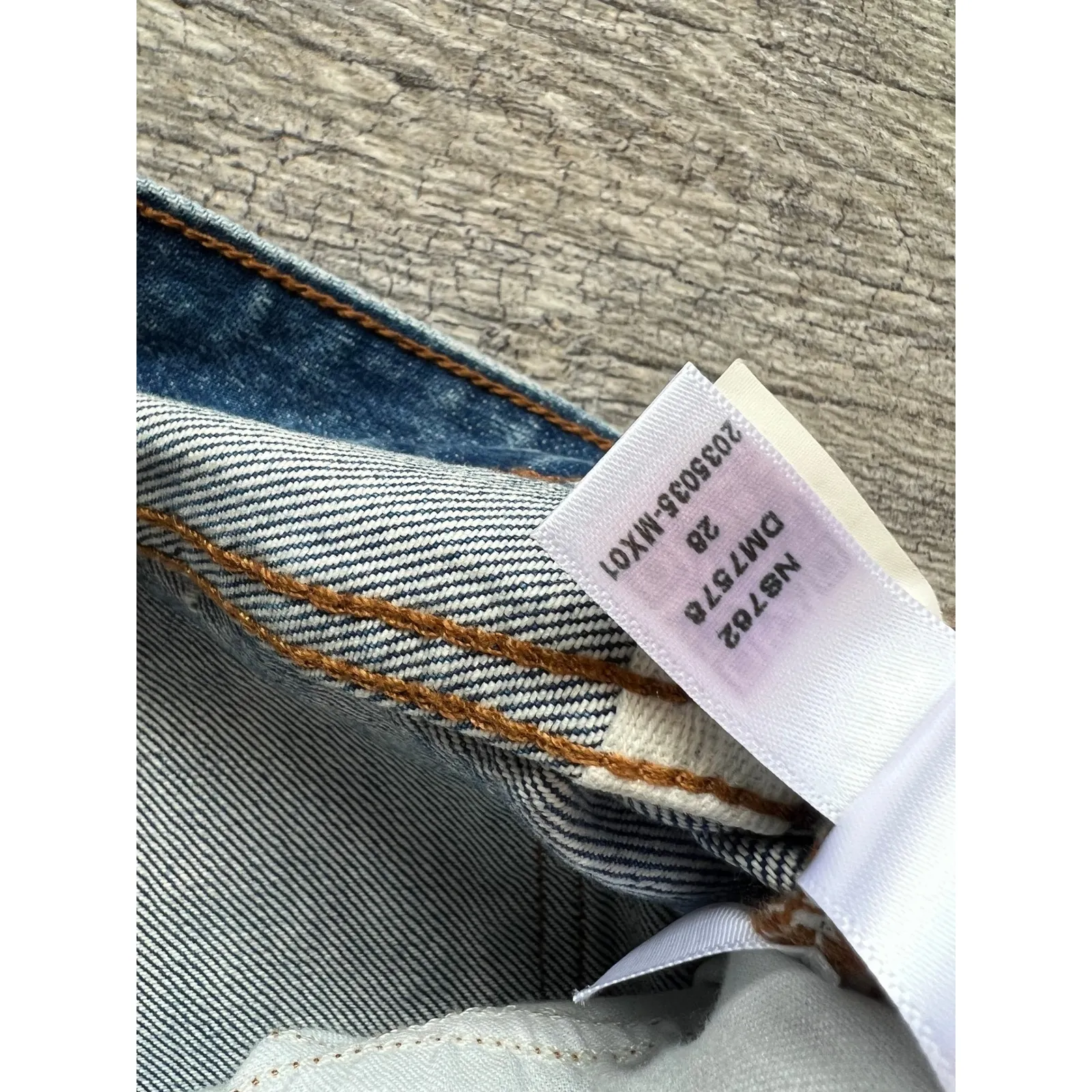 Madewell NWT denim shorts size 28 Button front Long bermuda Womens Distressed - Image 8