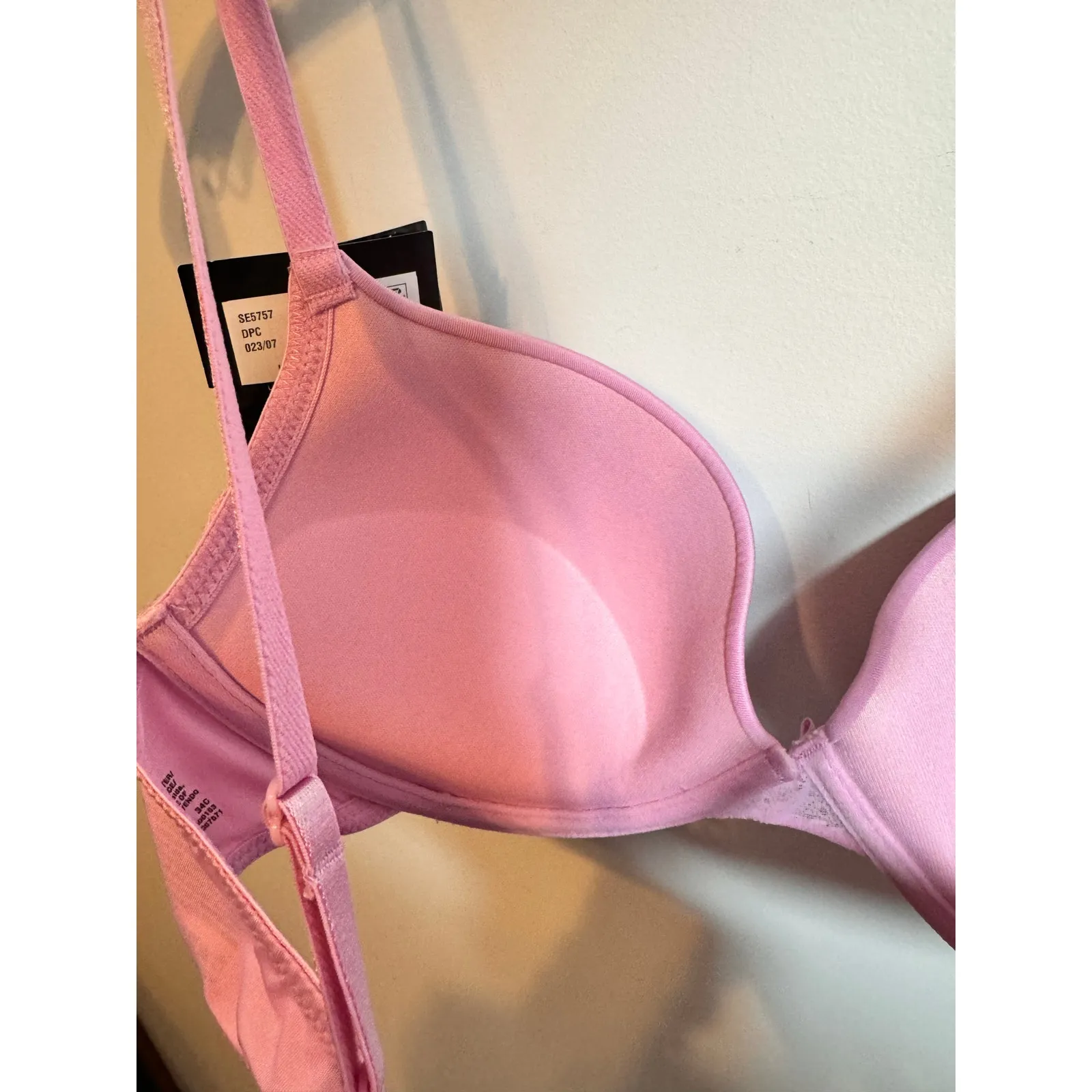 Brand New Maidenform Basically Sexy Women's 34C Pink Lace T-Shirt Bra - Image 6