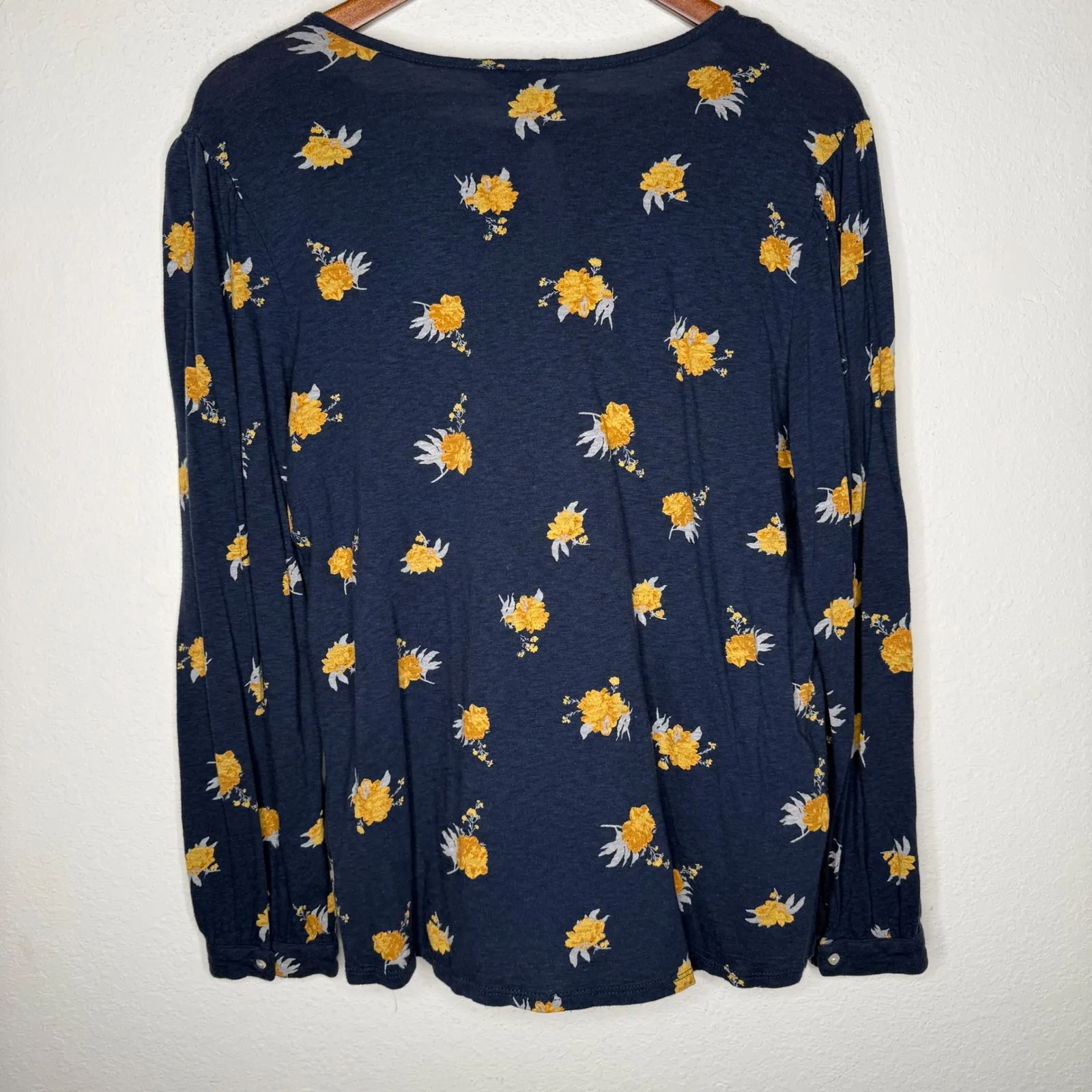 Lucky Brand Womens Floral Print Split‎ Neck Top Navy yellow Sz L - Image 4