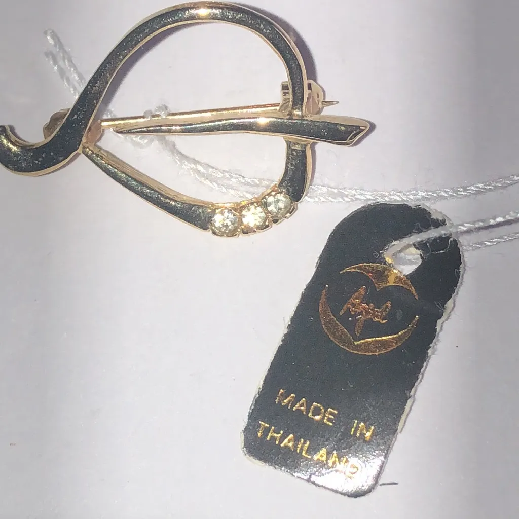 Angel Brand Elegant Gold Tone Rhinestone Vintage Dainty Brooch - Image 4