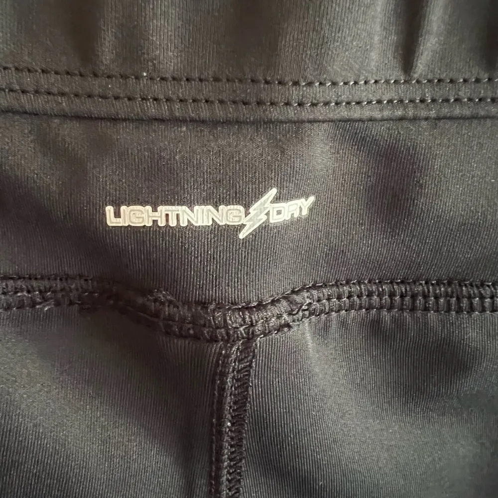 New Balance Lightning Dry Ruched Capri Running Athletic Pants - Image 6