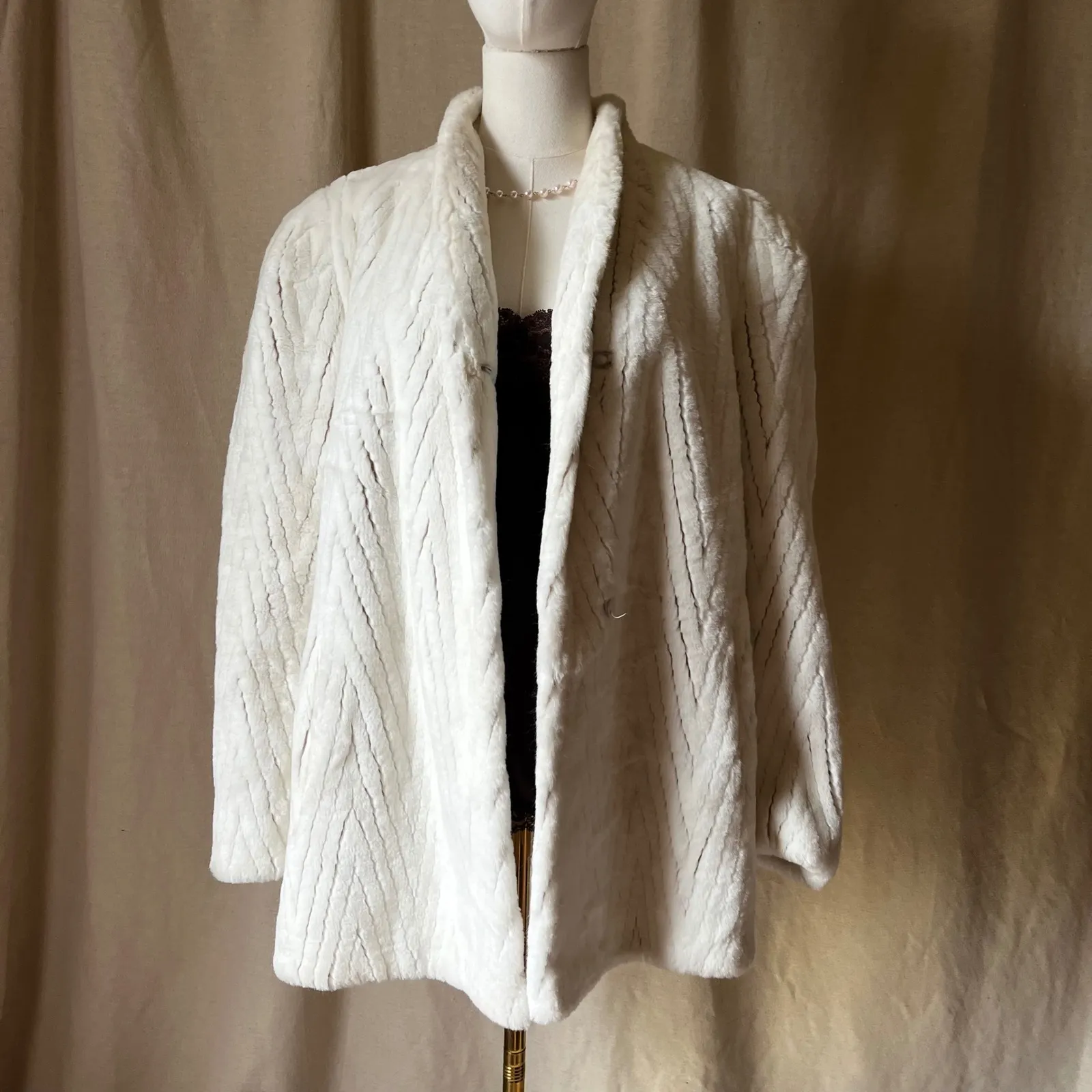 Jacques Saint Laurent Genelle Ivory Faux Fur Coat Jacket Size M/L Vintage White Size M - Image 9