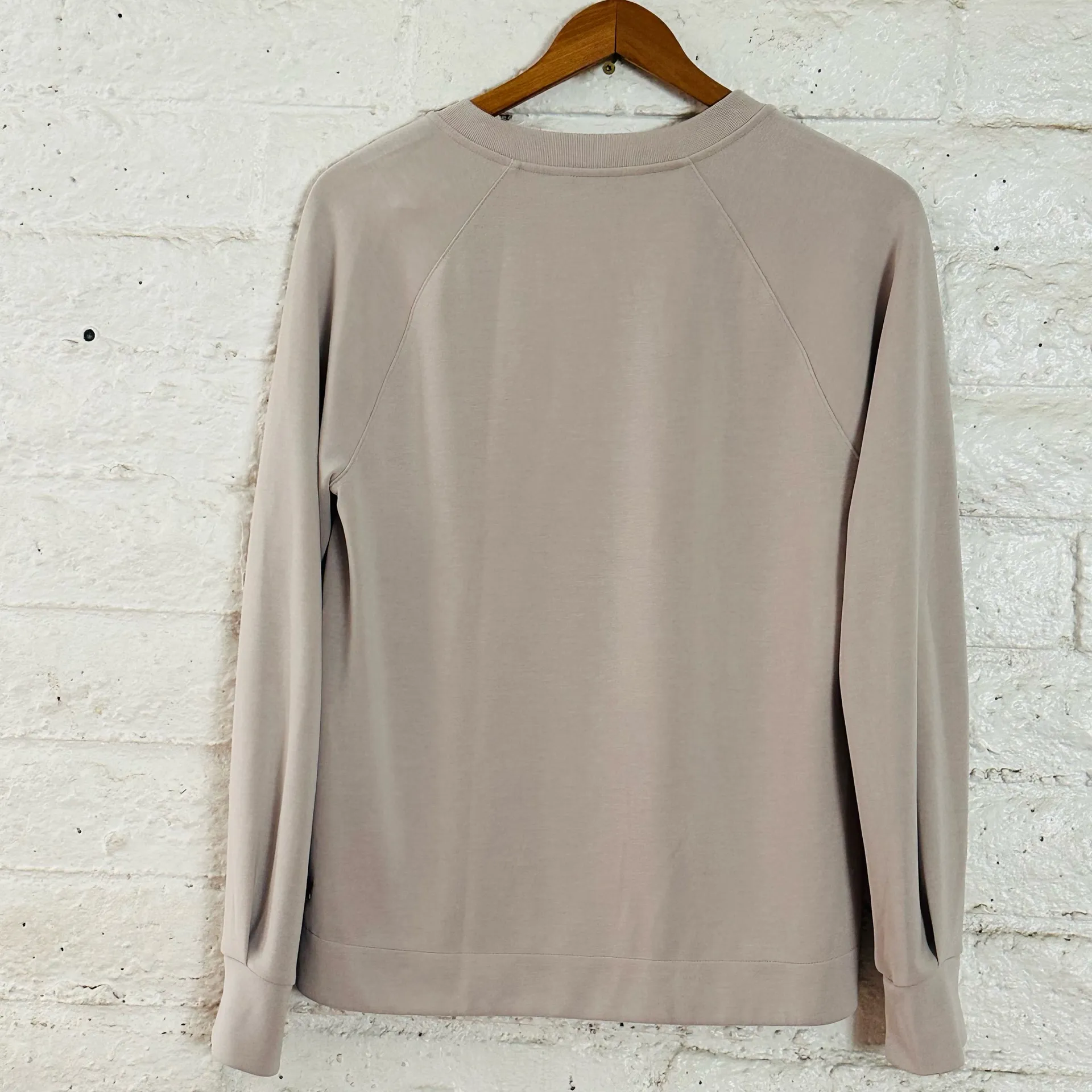 Athleta Sweatshirt Women's Size S Cream Beige - Image 5