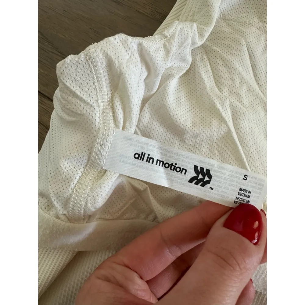 All in Motion Tank Top Cream Size Small - Image 5