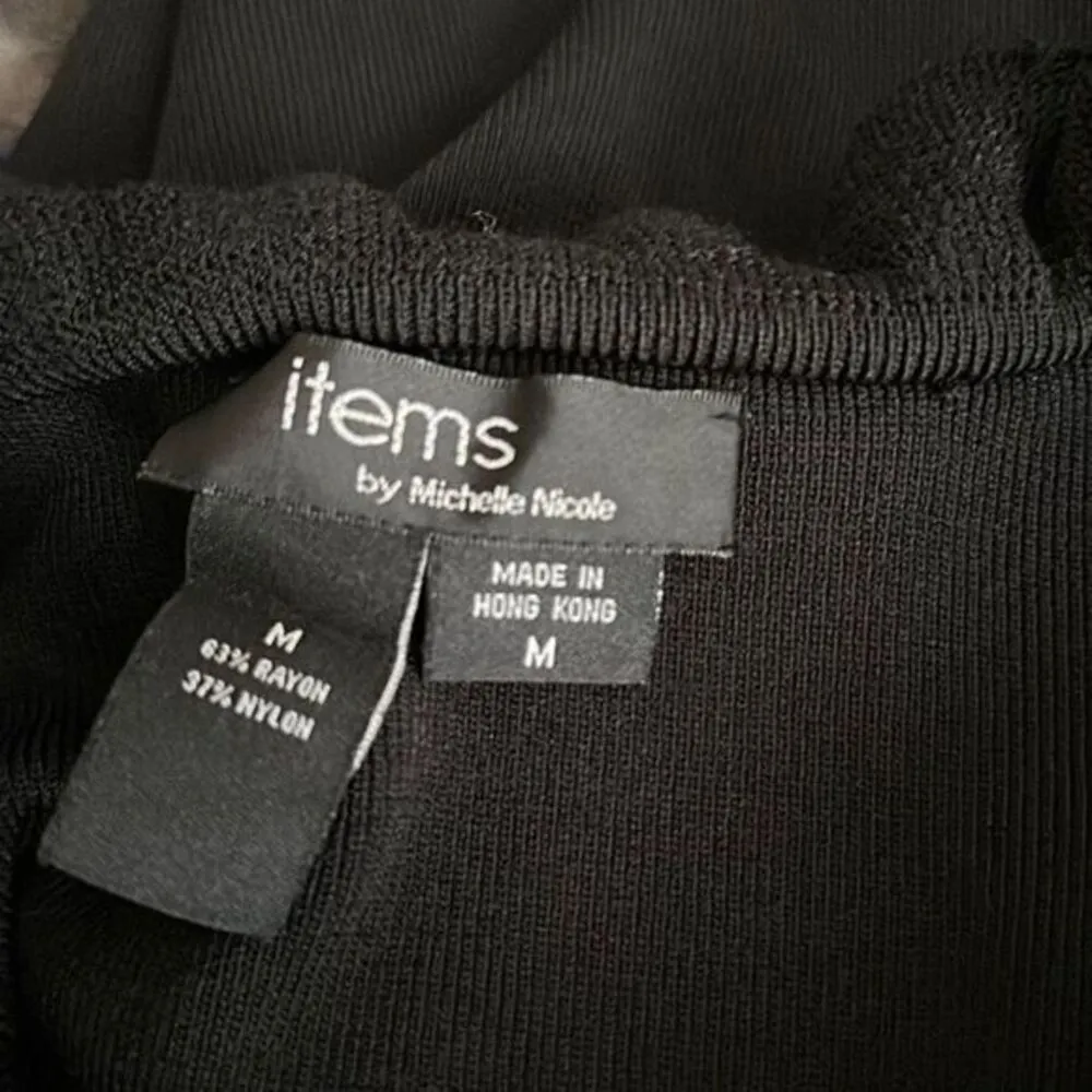 Michelle Nicole‎ Ruffle V Neck Sweater Size Medium Black - Image 3