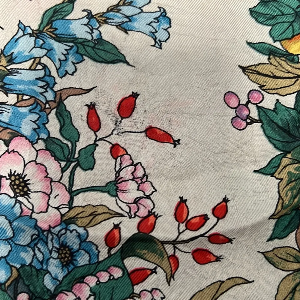Rare Vintage Paolo Gucci Silk Floral Scarf 90cm Square - Image 4