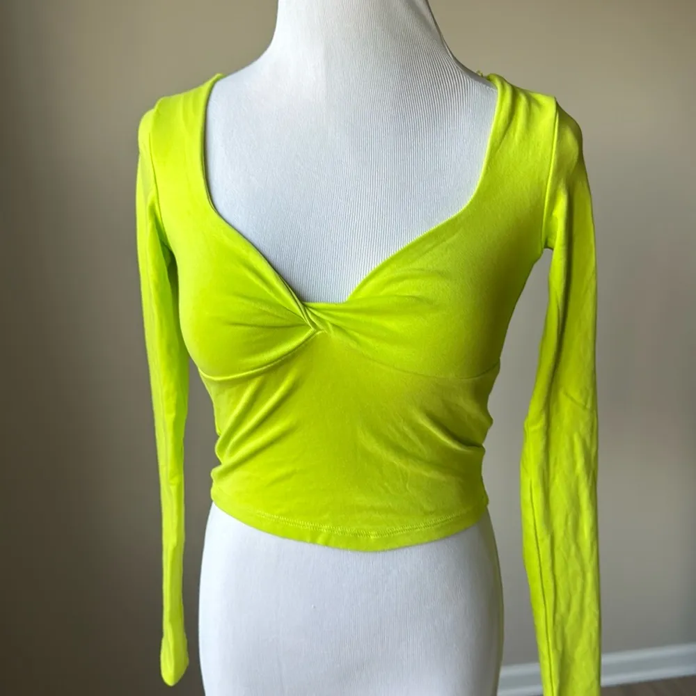 Zara Neon Green Knotted Front Long Sleeve Crop Top - Image 2