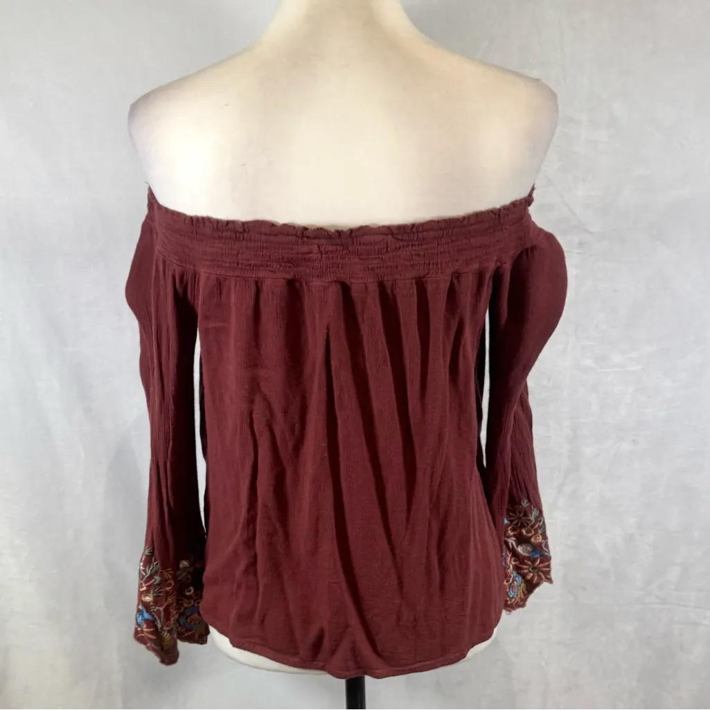 The Cove burgundy scallop embroidered long sleeve off shoulder top size small - Image 3