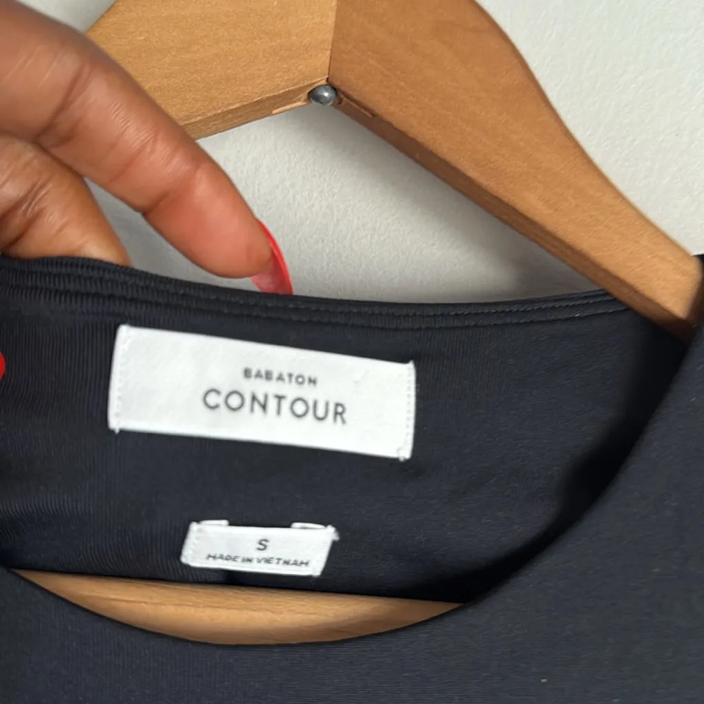 Aritzia Babaton Contour Crew Cropped Tee Small - Image 5