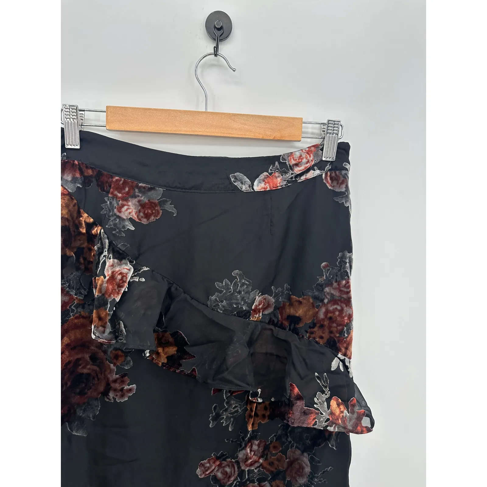 Gianni Bini Womens Black Floral Midi Skirt Size 8 Ruffle Grunge Fairy Whimsigoth - Image 4