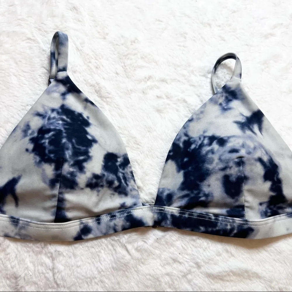 Hollister Swim Blue & White Tie Dye Bikini Top Size Large - Image 2