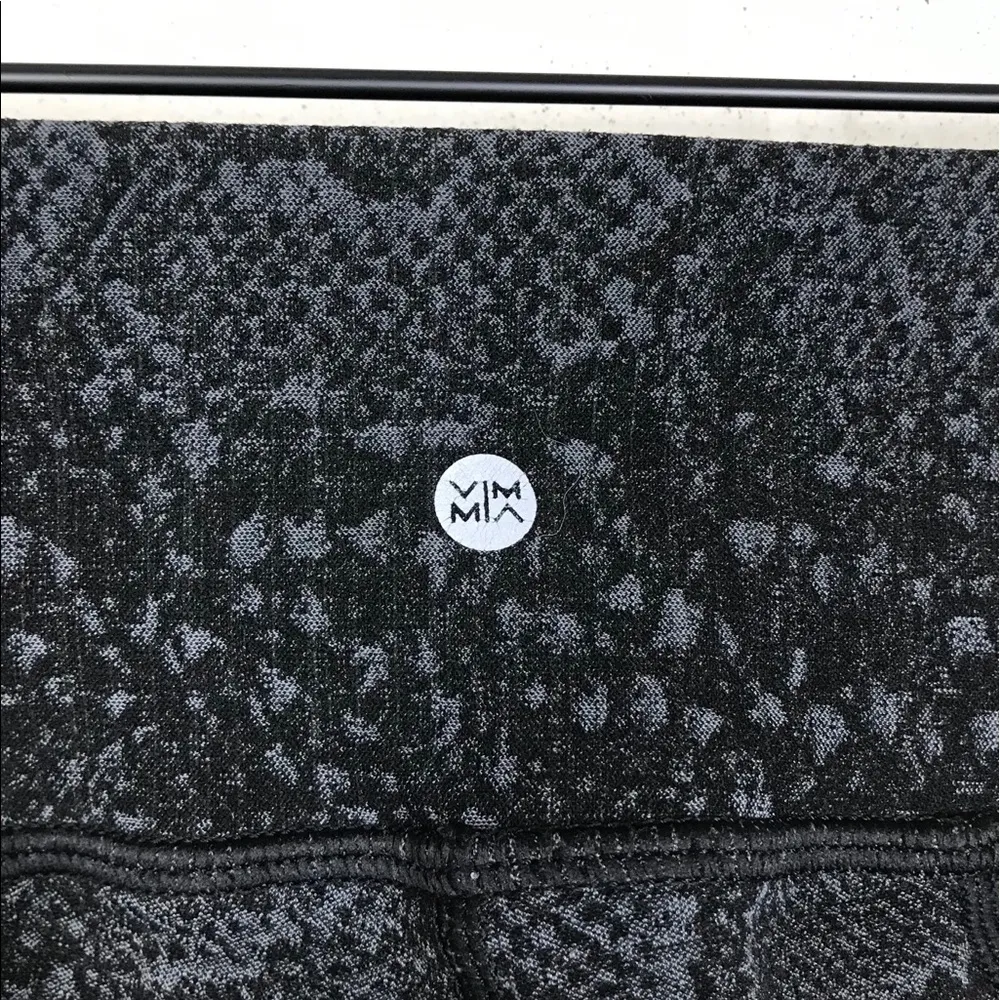 Vimmia Black Snakeskin Reptile Print Crop Compression Leggings Tights Size Small - Image 5