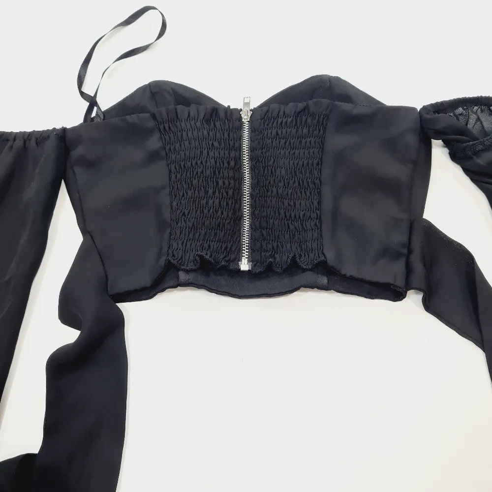 Superdown Maya Crop Top in Black - Image 10