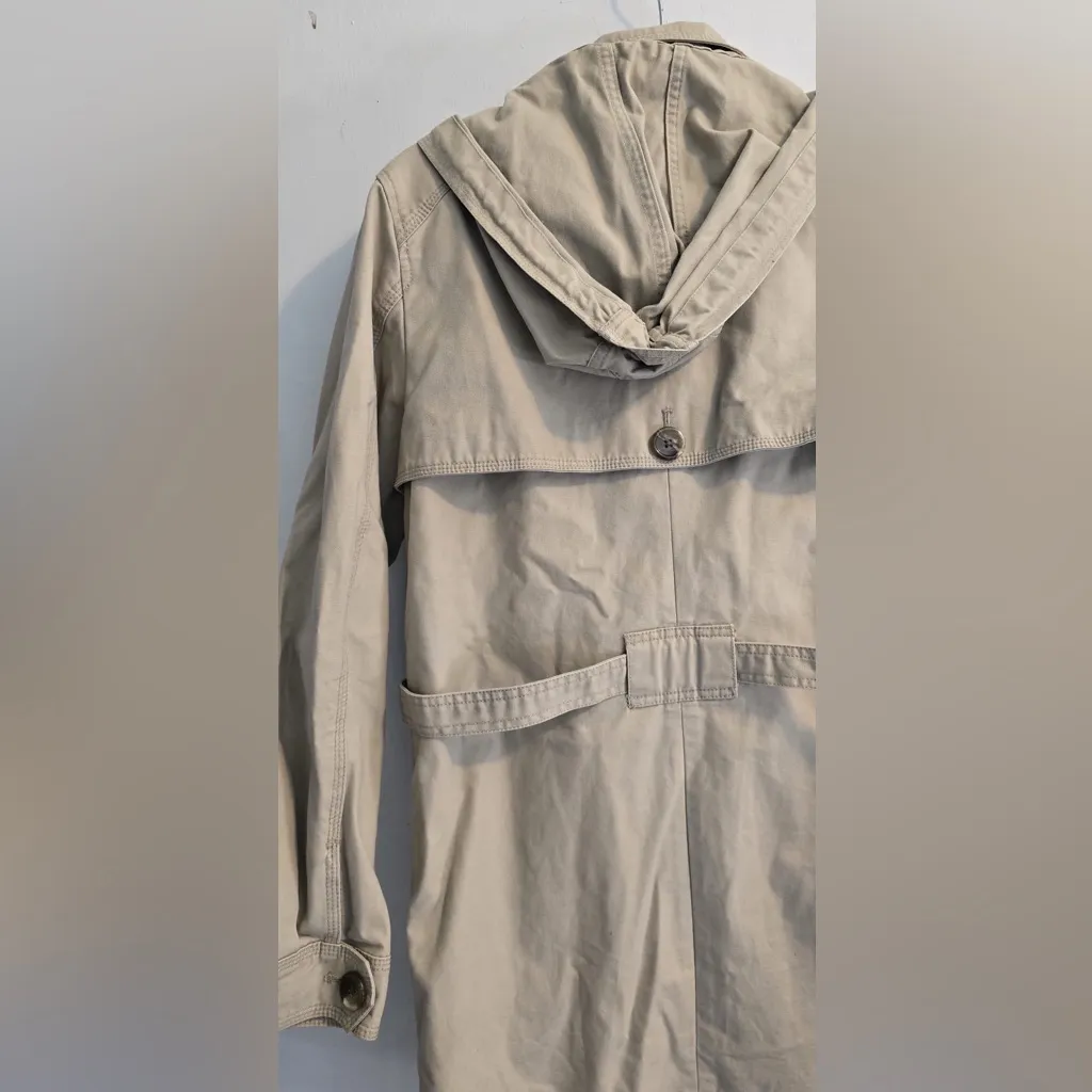 GAP Women's Classic Tan Trench Coat - Image 6