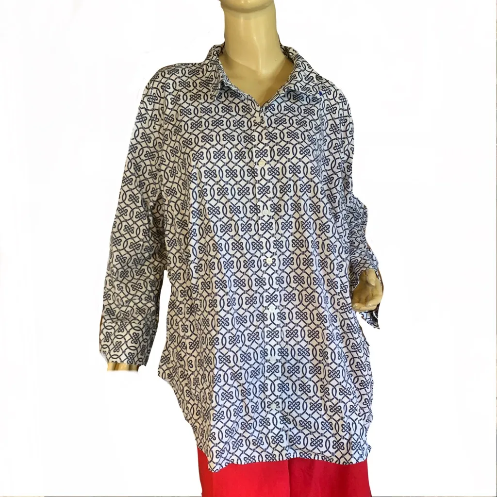 TALBOTS BLUE & WHITE CELTIC LATTICE COTTON BUTTON DOWN TOP (24W) - Image 2