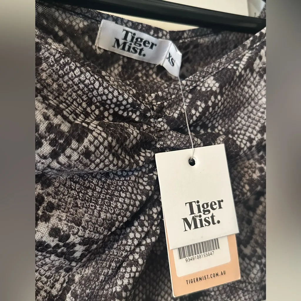 Tiger Mist  Black and Gray Snake Print Crop Top - Image 4