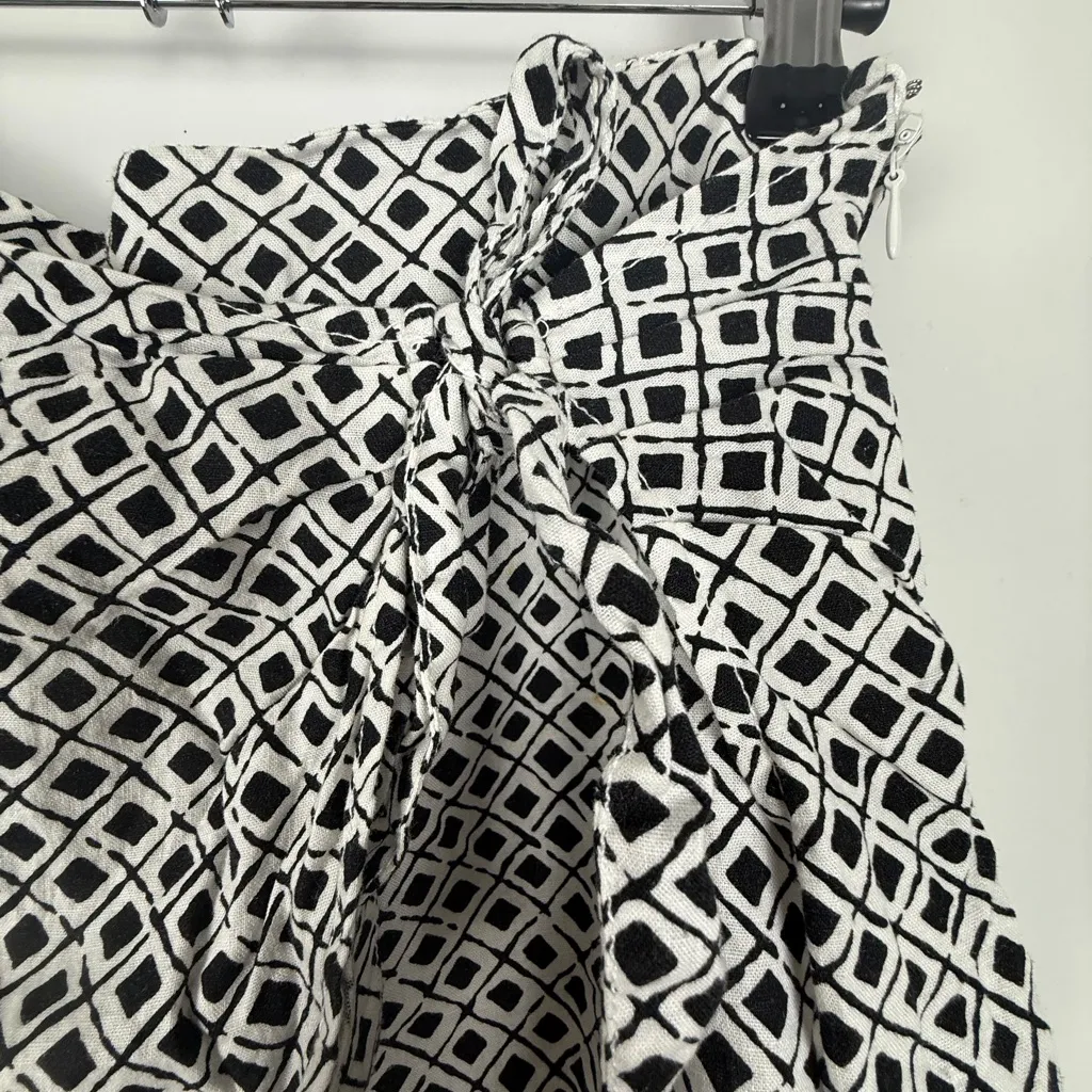 Urban Outfitters Monochrome Diamond Pattern Shorts - Image 4