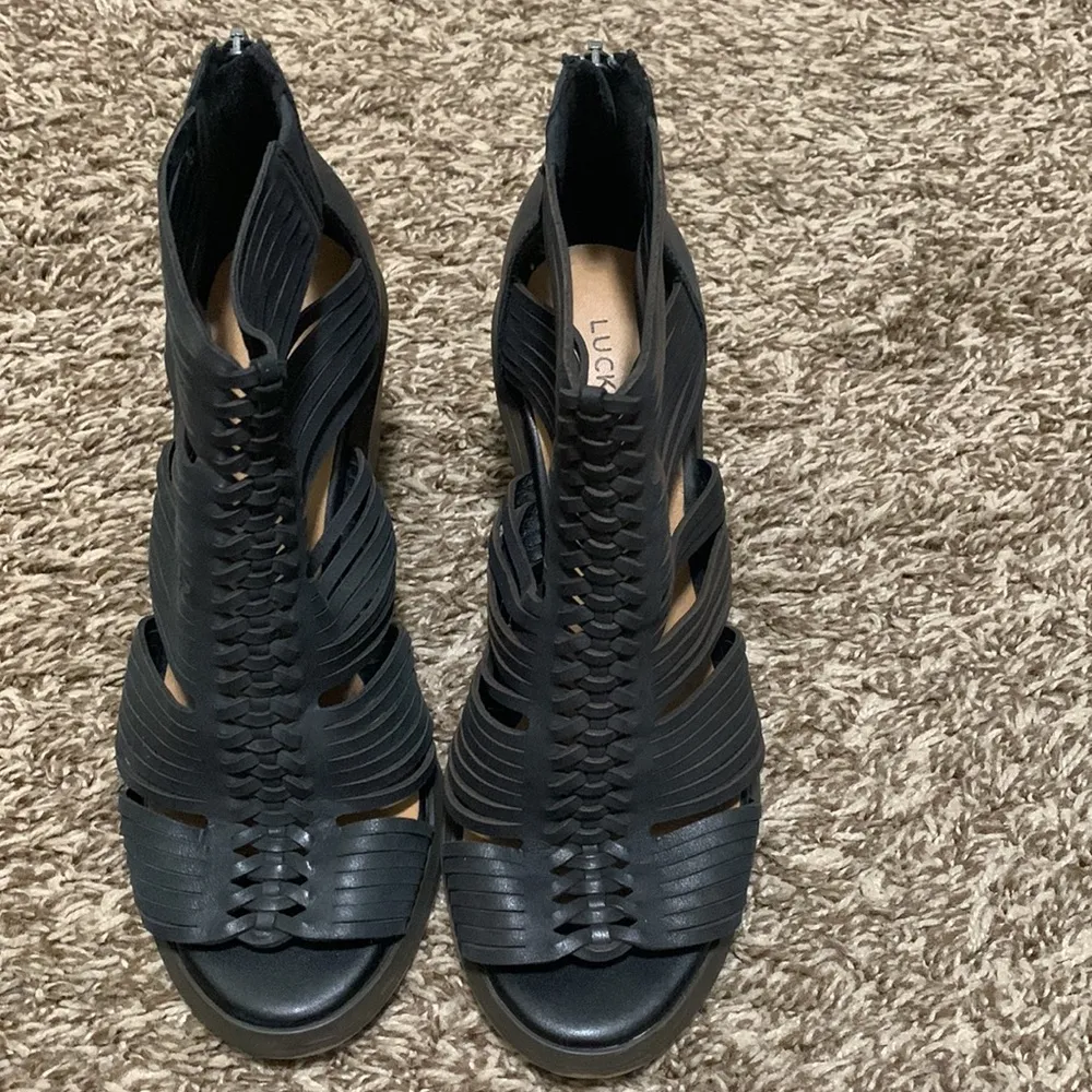 LUCKY BRAND Black Strapy Darvie Sandal Block Heel woman size 6.5 - Image 2