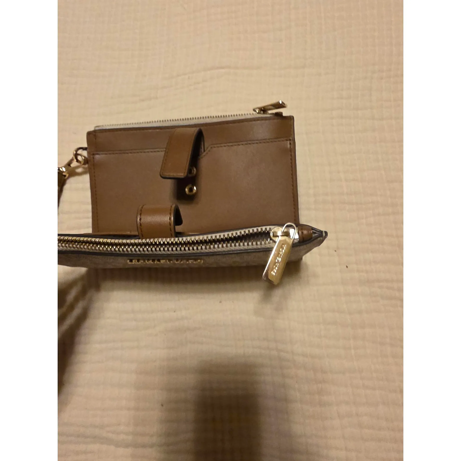 Michael Kors White and Brown Wristlet - Image 6