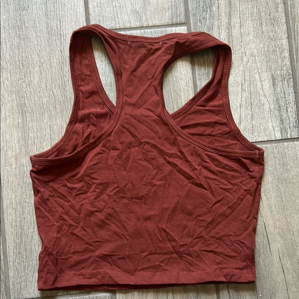 Active Basic  Red Sleeveless Fitted Crop Tank Top - Image 3