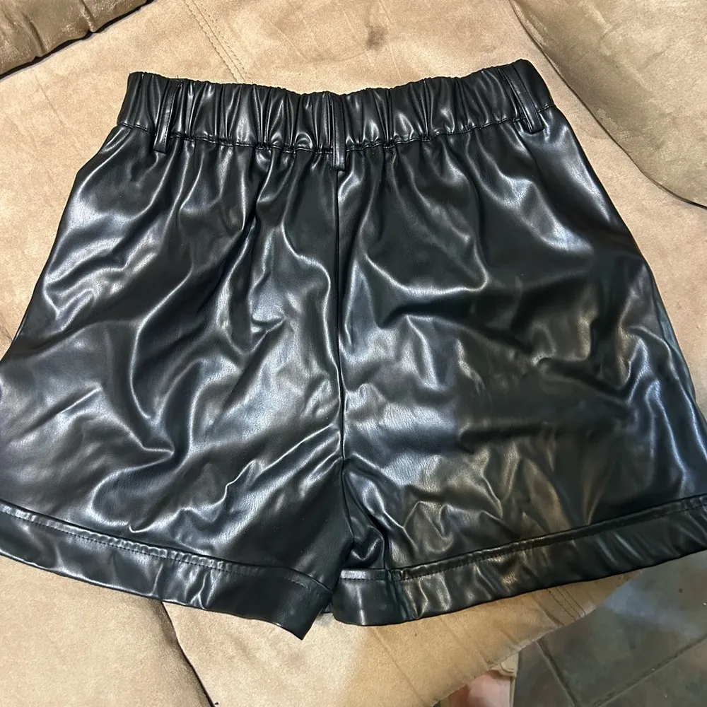 Glam Leather shorts - Image 6